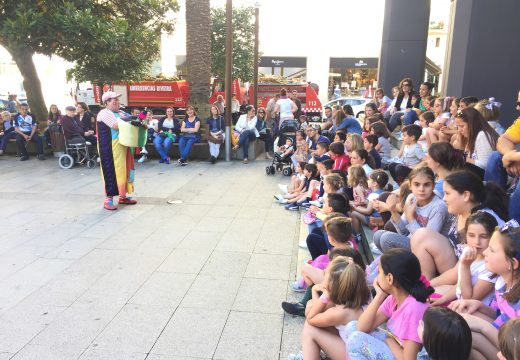 Obradoiros infantís na praza do concello no marco do xuño da cultura e as artes